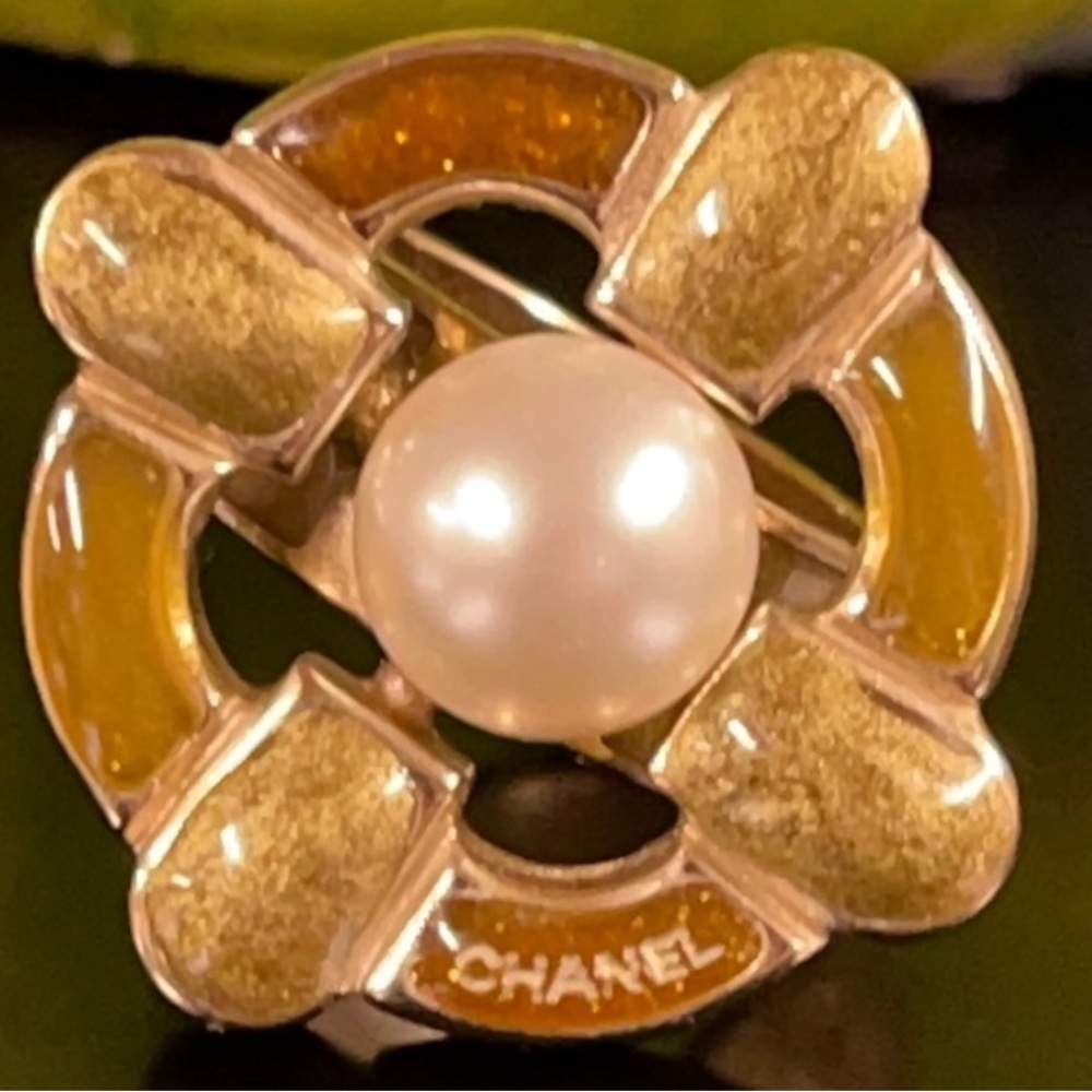 WOW POSHMARK - Authentic CHANEL Supermodel Showstopper Golden Pearl Ring